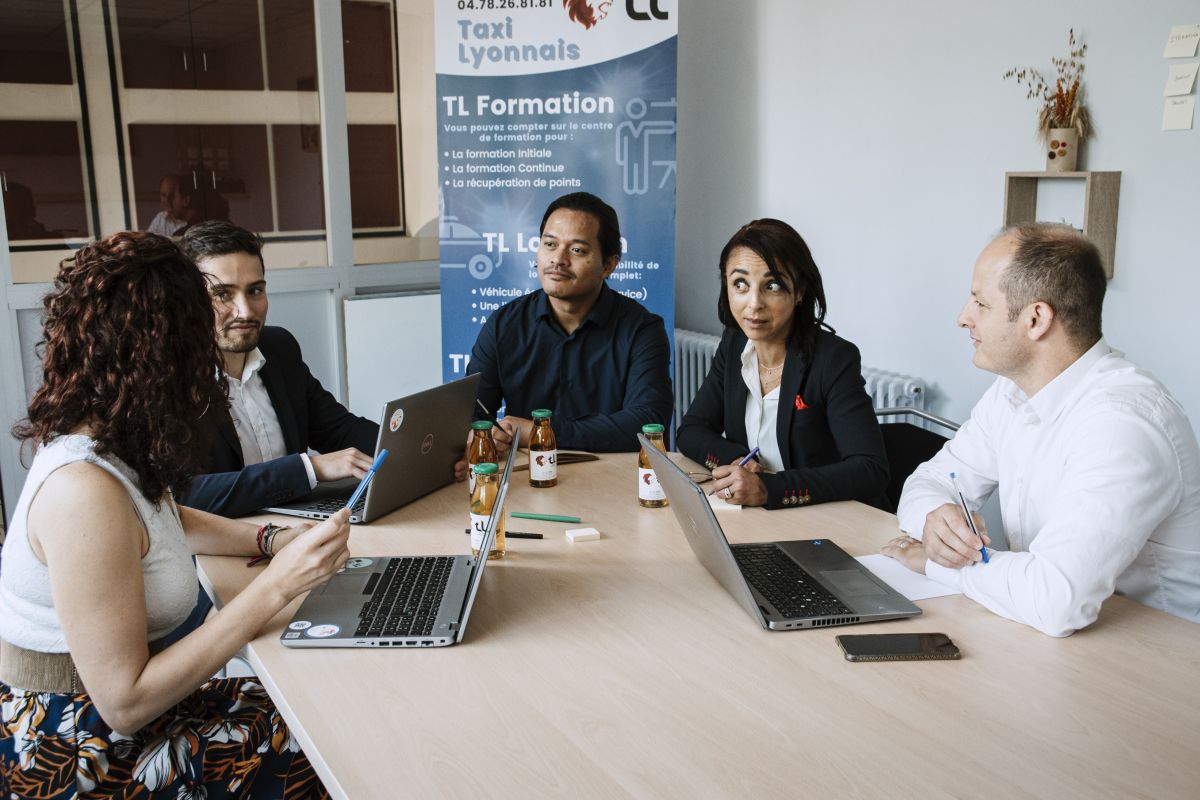 Environnement de travail inclusif et bienveillant chez TL Taxi Lyon
